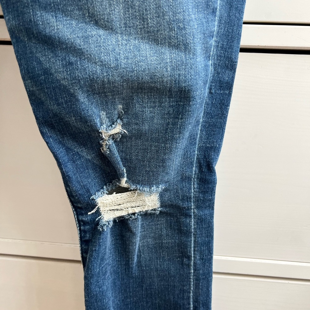 Abercrombie & Fitch Women’s Skinny Jeans - Dark Blue Distressed - Picture 4 of 8